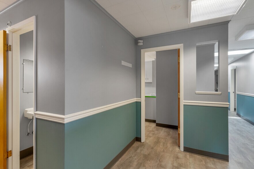 More Photos Of 151 W Washington St, Stayton Storefront Retail Office For Lease