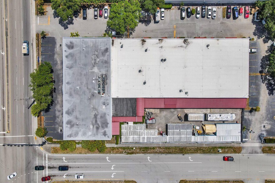 More Photos Of 2870 Stirling Rd, Hollywood Light Distribution For Sale