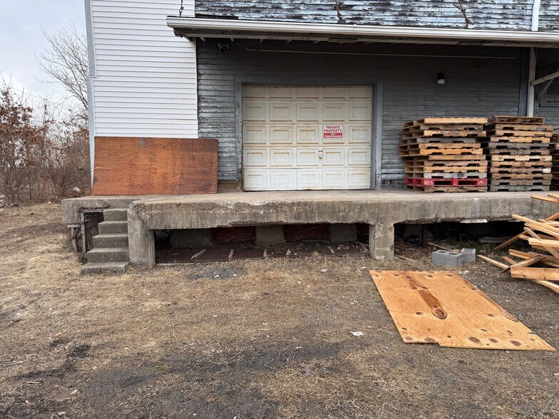 More Photos Of 30 Clark St, East Hartford Warehouse For Lease