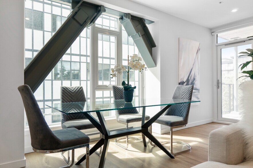 More Photos Of 2830 Peatt Rd, Victoria Apartments For Lease