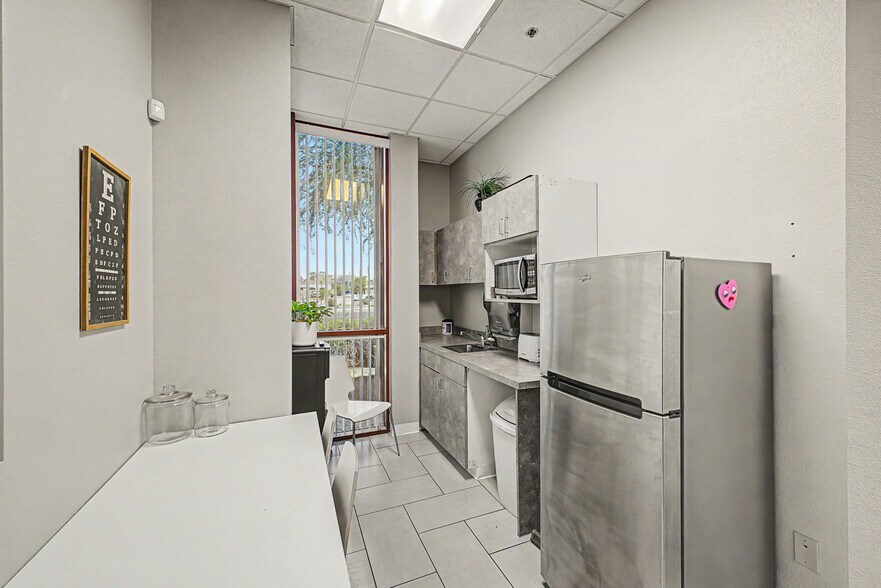 More Photos Of 6262 E Broadway Rd, Mesa Medical For Lease