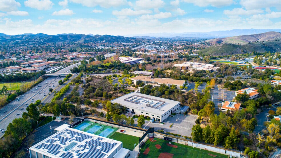 More Photos Of 4553 La Tienda Rd, Westlake Village Light Manufacturing For Sale