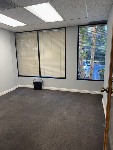 More Photos Of 30423 Canwood St, Agoura Hills Office For Sale