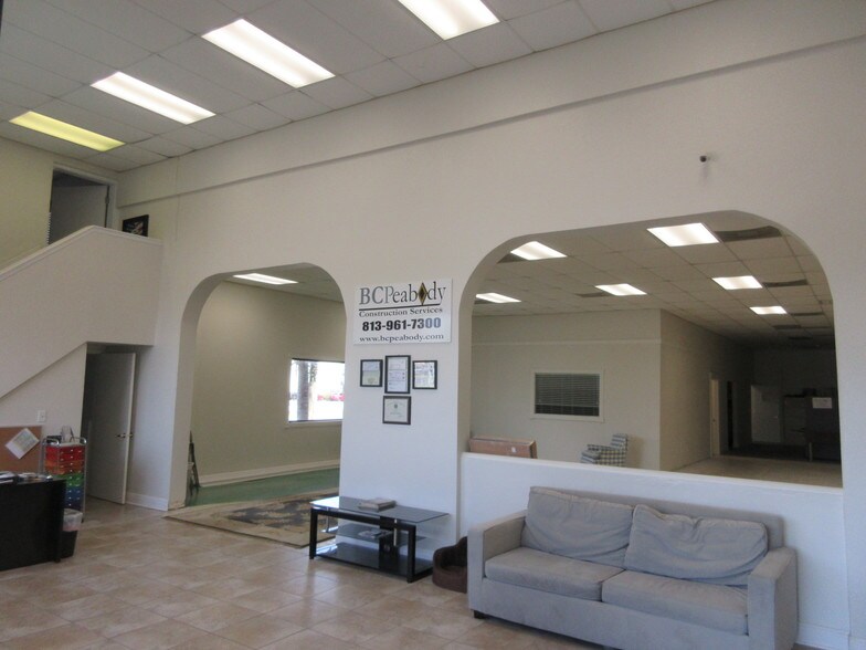 More Photos Of 15445 N Nebraska Ave, Lutz Warehouse For Lease