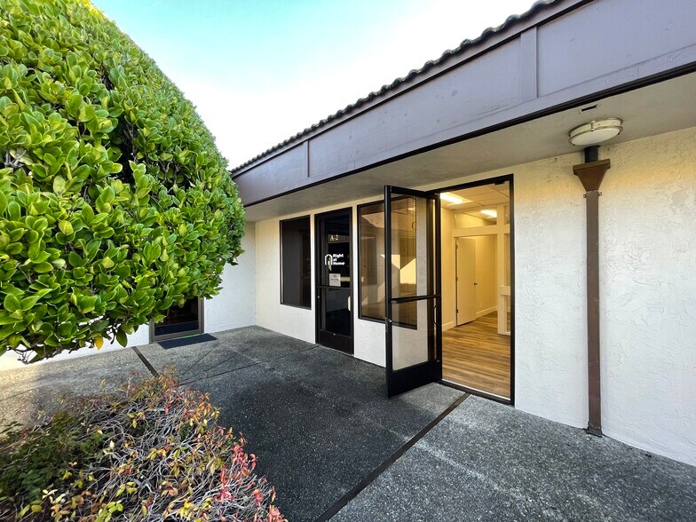 More Photos Of 117-121 Paul Dr, San Rafael Medical For Lease