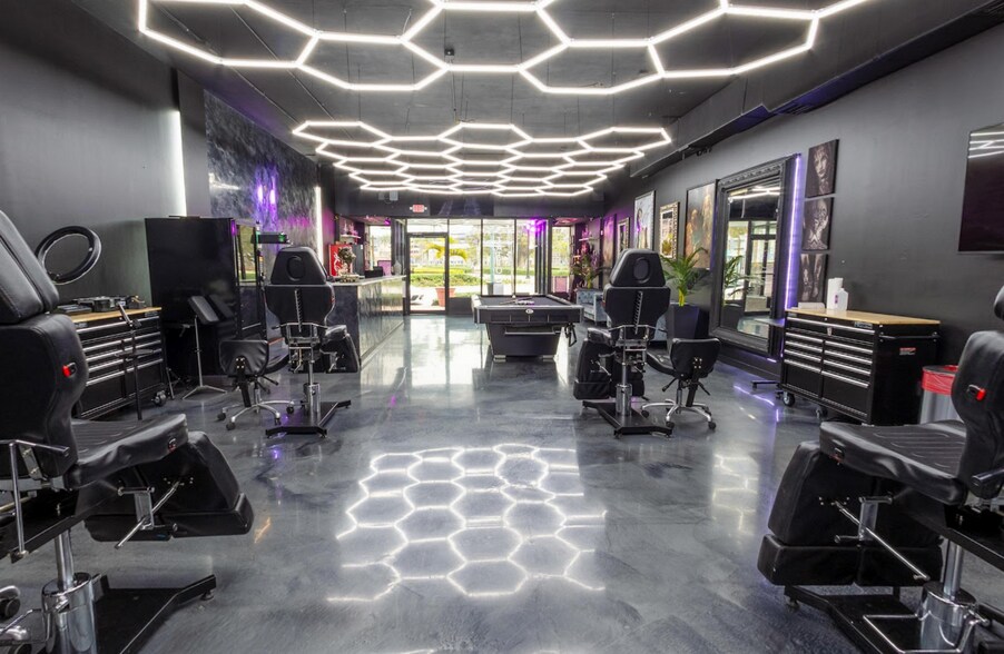 More Photos Of 1816 Harrison St, Hollywood Storefront For Lease