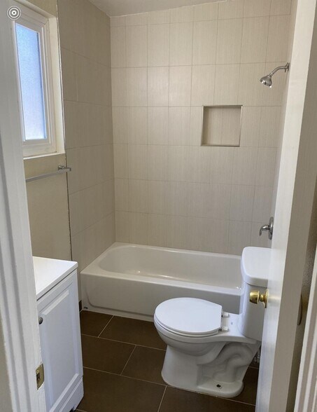 More Photos Of 1003 W Bishop St, Santa Ana Apartments For Sale