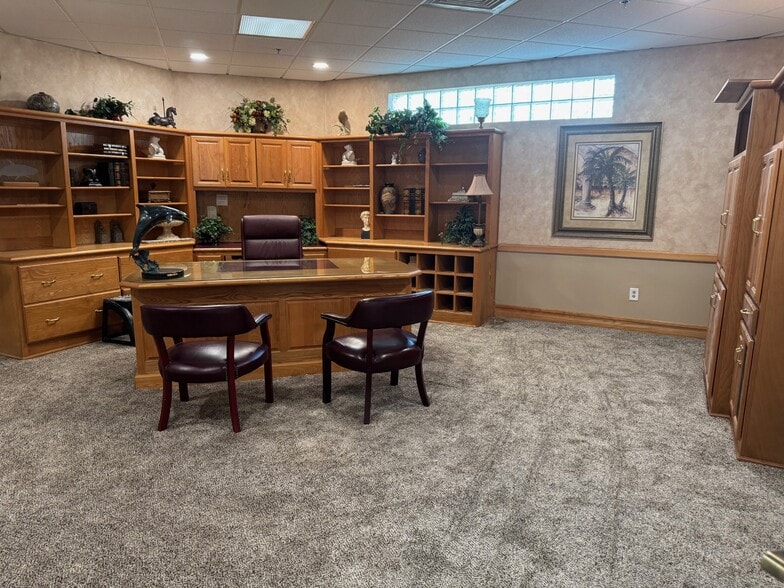 More Photos Of 110 Athens St, Tarpon Springs Light Manufacturing For Lease