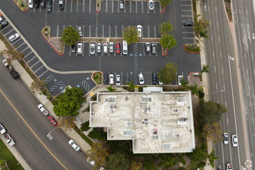 More Photos Of 902 Sycamore Ave, Vista Medical For Lease