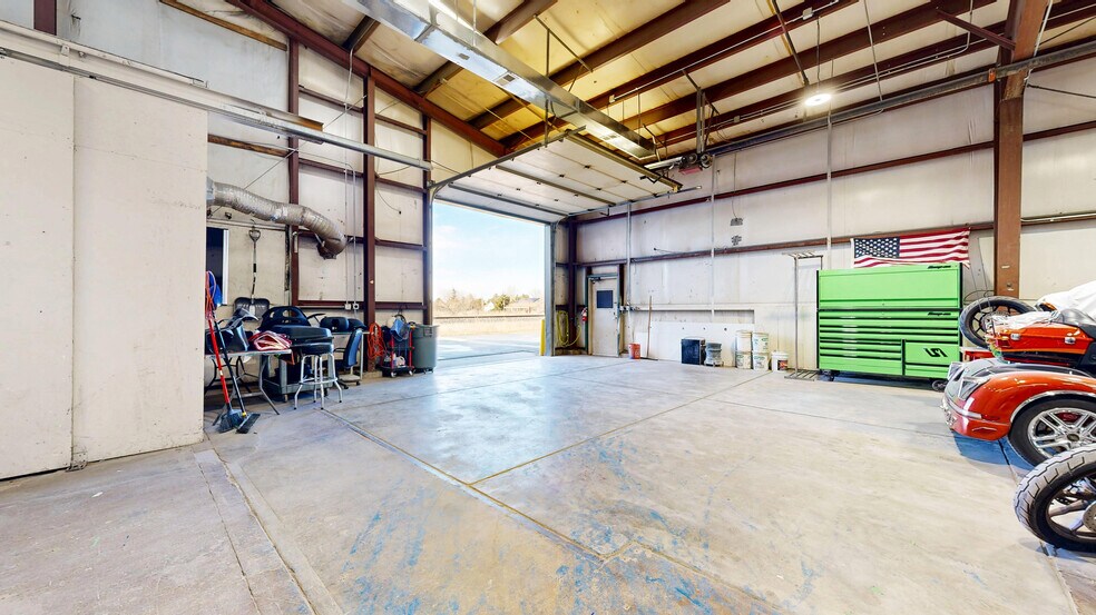 More Photos Of 8017 S 1st St, Wellington Warehouse For Sale