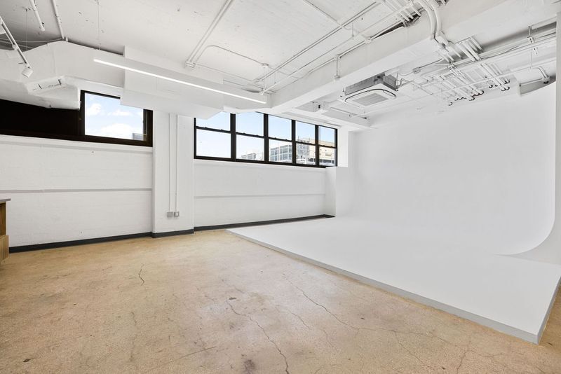 More Photos Of 315 Meserole St, Brooklyn Office For Lease