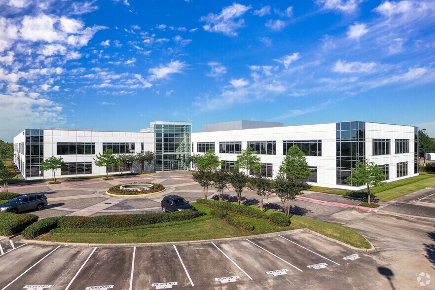 More Photos Of 11000 Corporate Centre Dr, Houston Office For Lease