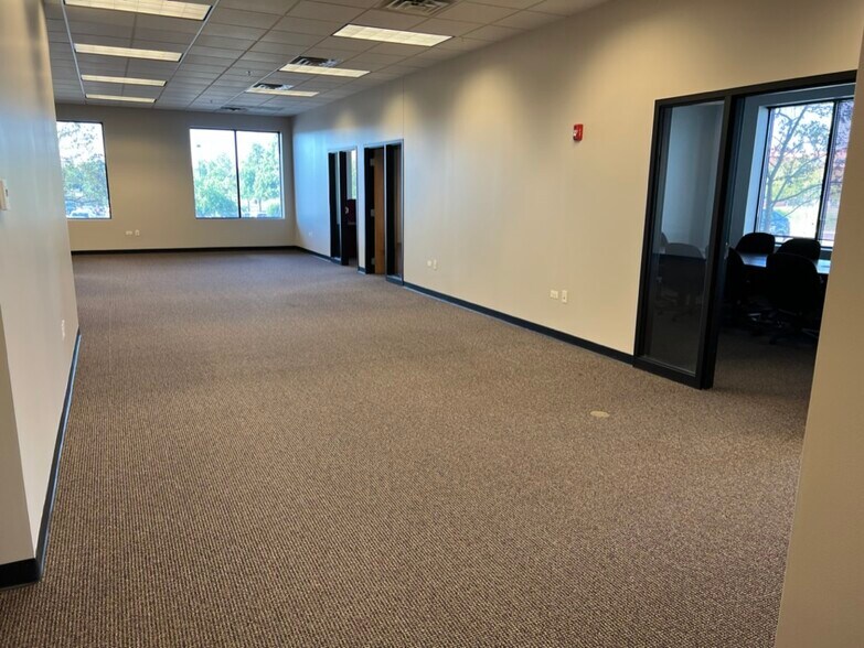 More Photos Of 1752 Capital St, Elgin Loft Creative Space For Sale