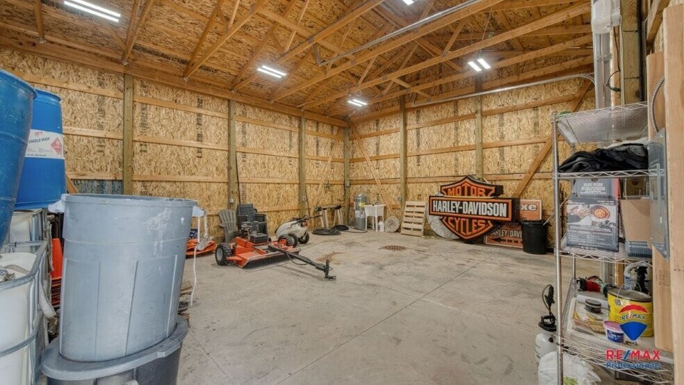 More Photos Of 2423 E Cleveland St, Sundance Flex For Sale