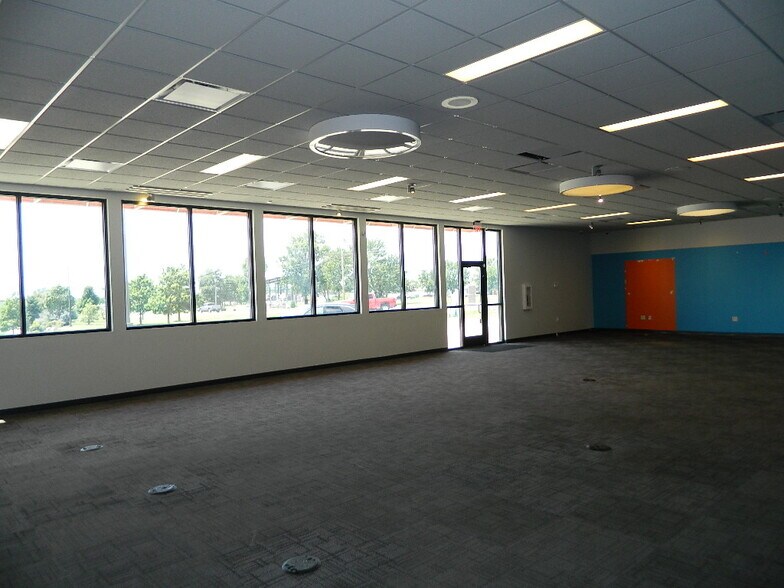 More Photos Of 912 Commerce Dr, Fairfield Freestanding For Lease