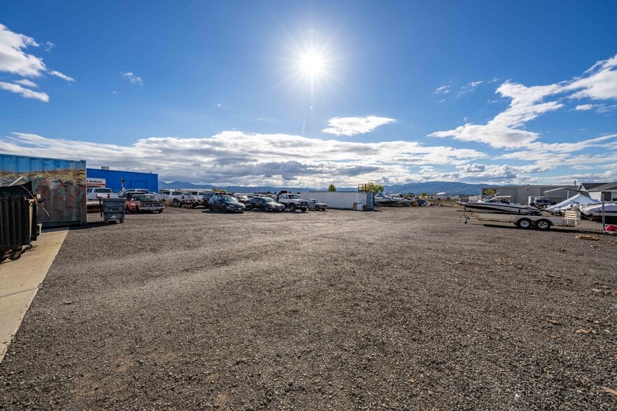 More Photos Of 3811 Crater Lake Hwy, Medford Warehouse For Sale