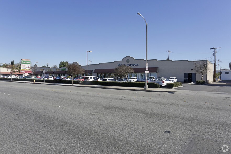 More Photos Of 15700-15766 Bellflower Blvd, Bellflower General Retail For Lease