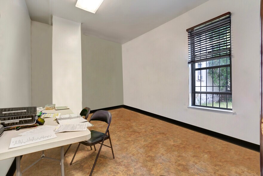 More Photos Of 213 Johnson Ave, Brooklyn Apartments For Sale