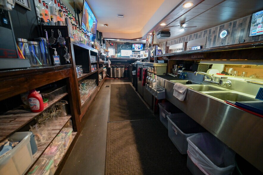 More Photos Of 157 Whitesboro St, Yorkville Storefront For Sale