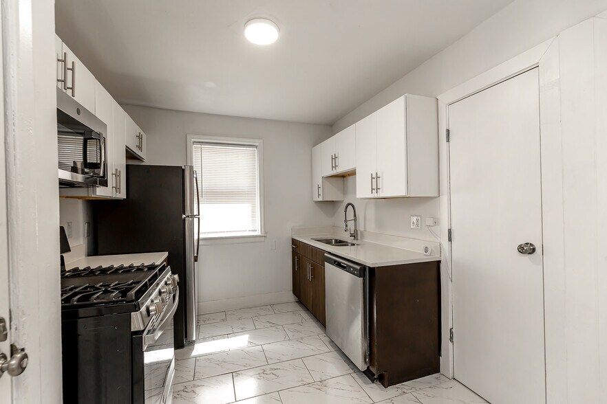 More Photos Of 170 N Hollywood St, Memphis Apartments For Sale