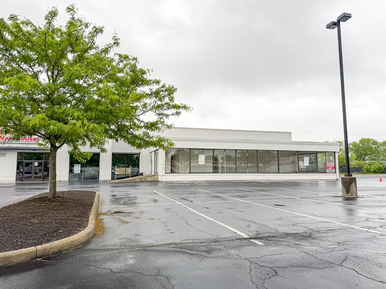 More Photos Of 5055 E Main St, Columbus Freestanding For Lease