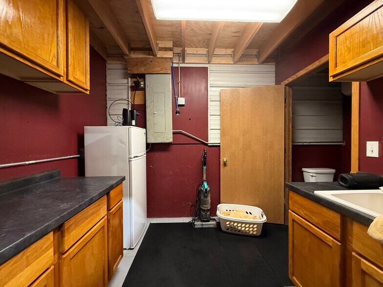 More Photos Of 106 E Washington St, Tomah Industrial For Sale