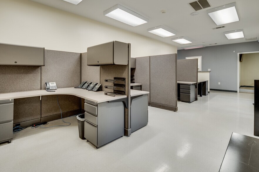 More Photos Of 4295 Brogdon Exchange, Suwanee Warehouse For Sale