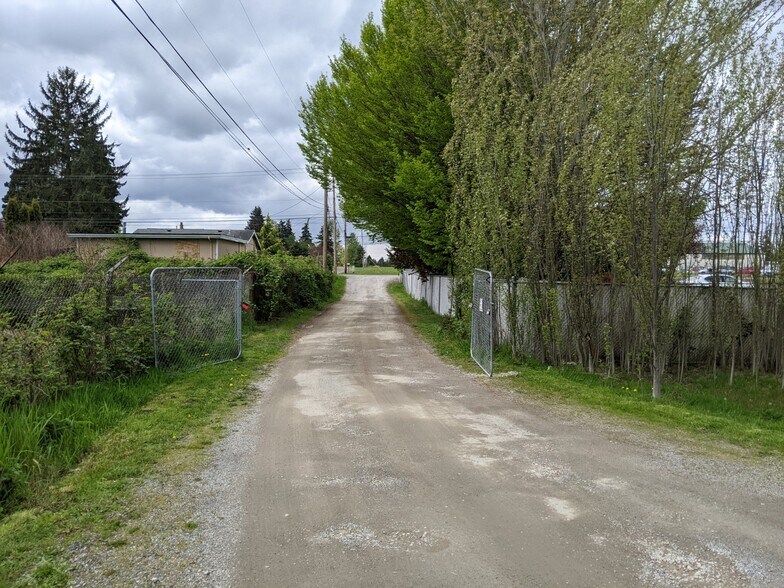 More Photos Of 10301 31st St E, Edgewood Contractor Storage Yard For Lease