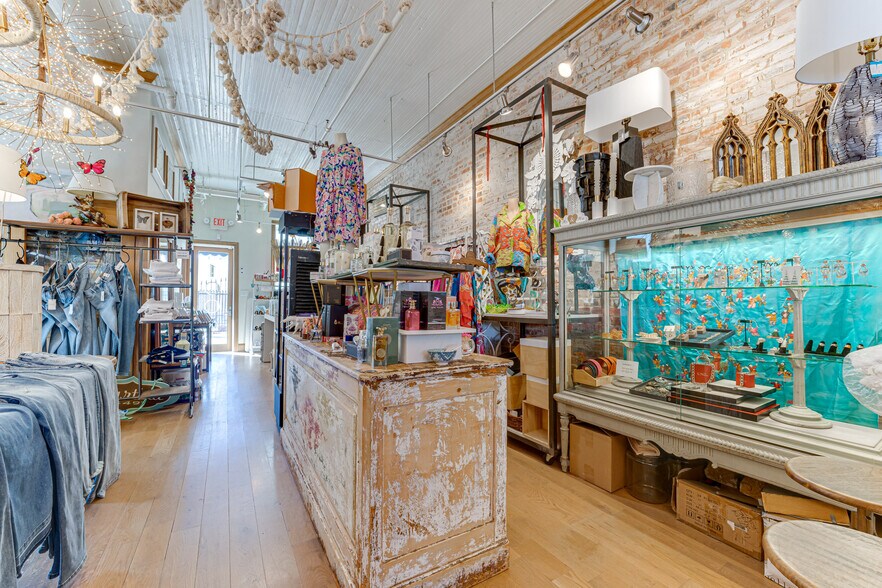 More Photos Of 1008 E 15th St, Plano Storefront Retail Office For Sale