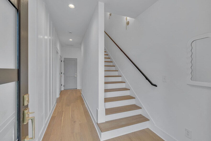 More Photos Of 824 Watts Ln, Nashville Apartments For Sale