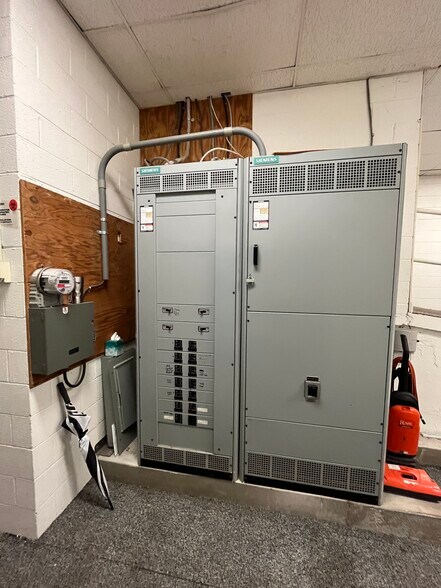 More Photos Of 110 B St, Saint Albans Funeral Home For Sale