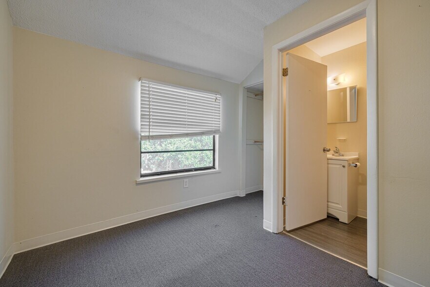 More Photos Of 220 Scotland St, Dunedin Healthcare For Lease