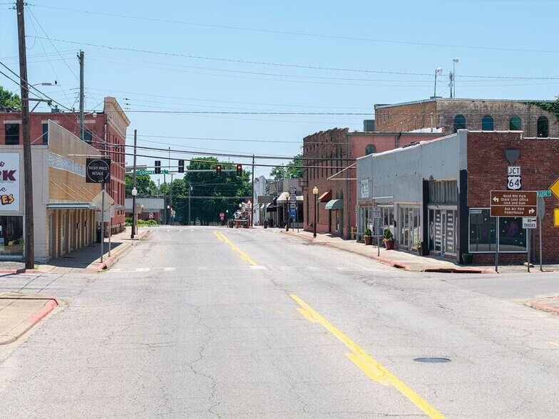 More Photos Of 111 N 3rd St, Ozark General Retail For Sale