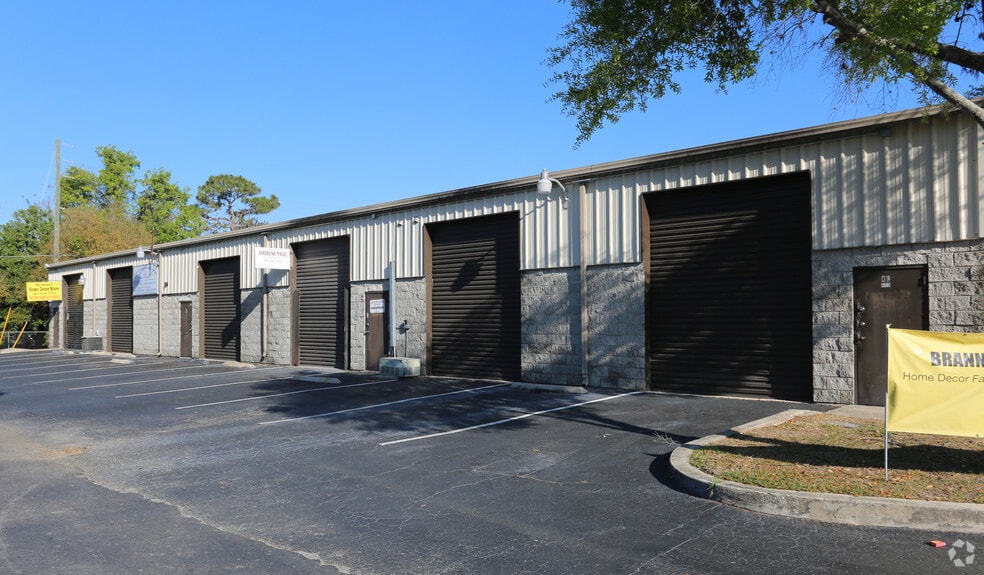 More Photos Of 400 N Pine Hills Rd, Orlando Unknown For Lease