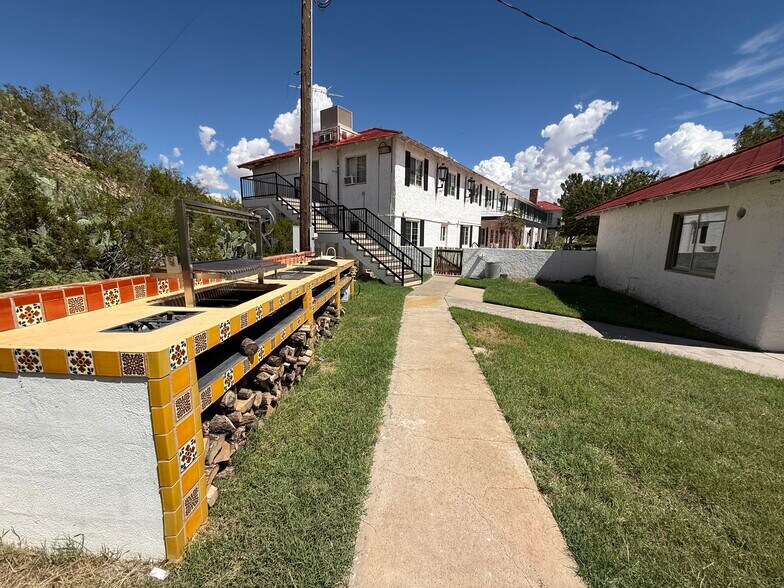 More Photos Of 2200 County Rd D061, Las Cruces Hotel For Sale