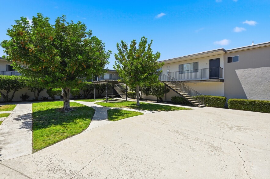 More Photos Of 444 Graves Ave, El Cajon Apartments For Sale