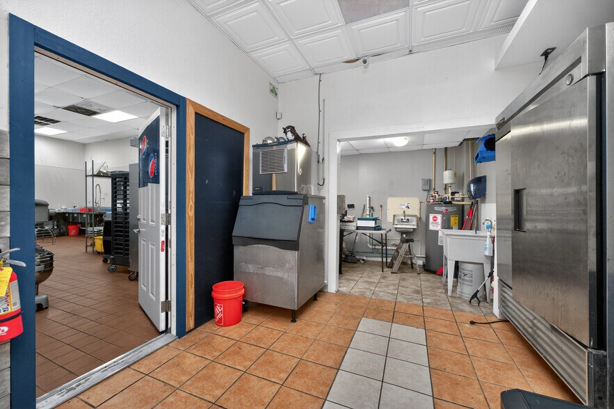 More Photos Of 23064 Harbor View Rd, Port Charlotte Warehouse For Sale