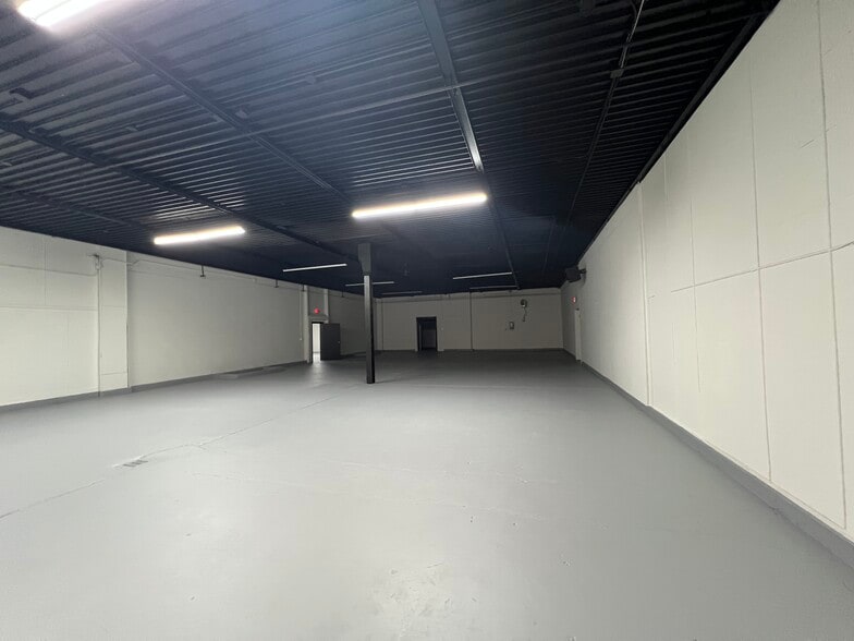 More Photos Of 2810 W Saratoga St, Baltimore Warehouse For Sale
