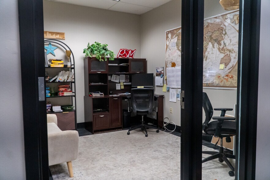 More Photos Of 500 Industrial Dr, Hamilton Industrial For Sale