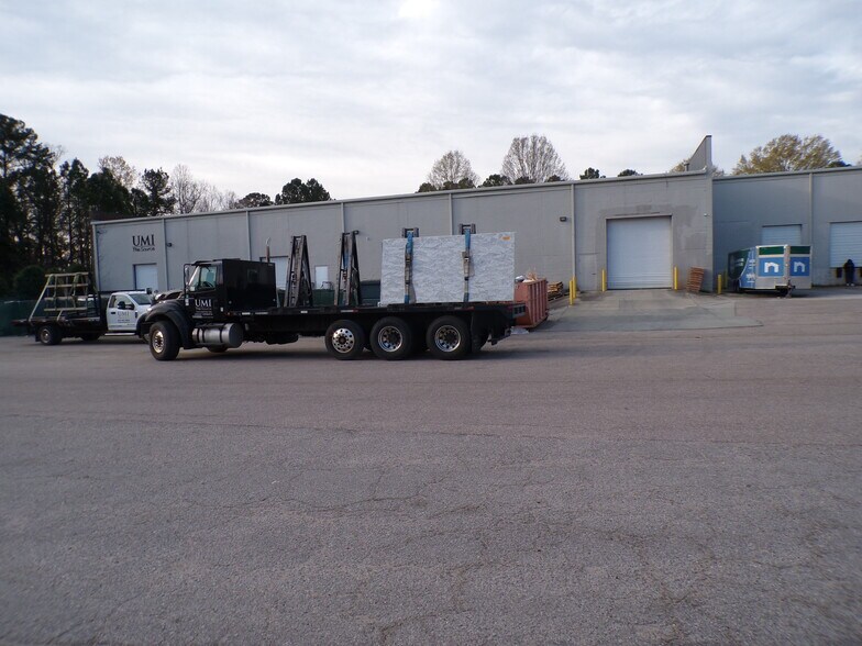 More Photos Of 300 Dominion Dr, Morrisville Warehouse For Lease