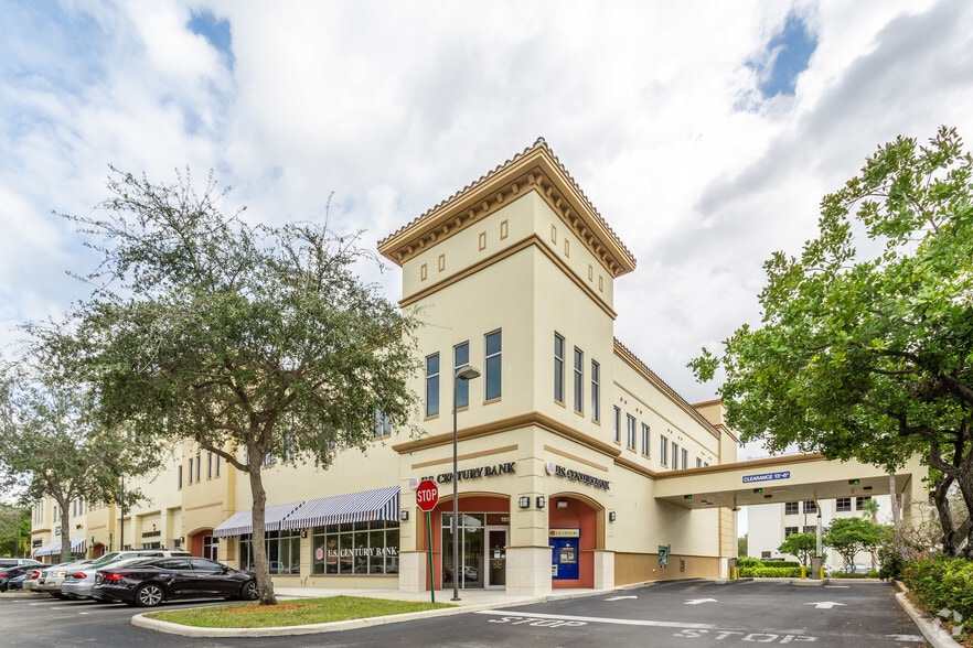 More Photos Of 15501-15519 NW 67th Ave, Miami Lakes General Retail For Lease