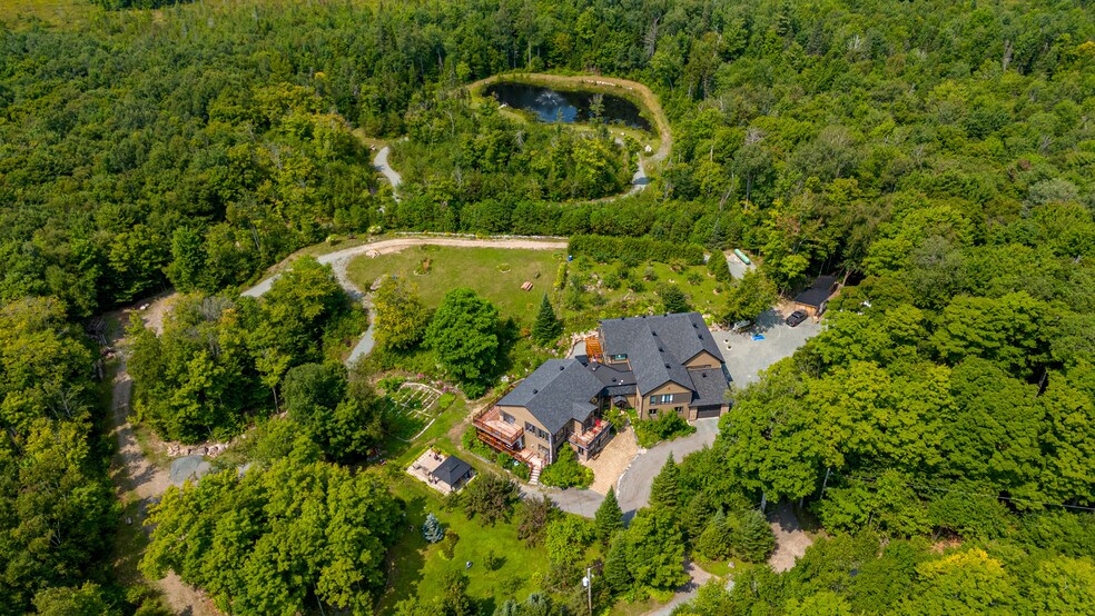 More Photos Of 57 Rue Allan, Brownsburg-chatham Apartments For Sale