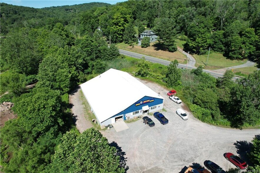 More Photos Of 4547 State Route 52, Jeffersonville Auto Repair For Sale