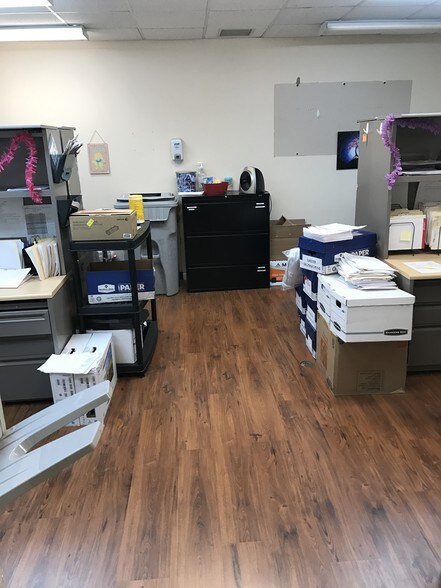 More Photos Of 30-40 E Main St, Bay Shore Storefront Retail Office For Lease