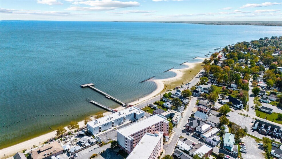 More Photos Of 100 Taylor St, Colonial Beach Storefront Retail Office For Sale