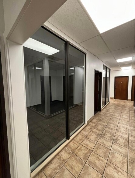 More Photos Of 12002 Warfield St, San Antonio Loft Creative Space For Lease