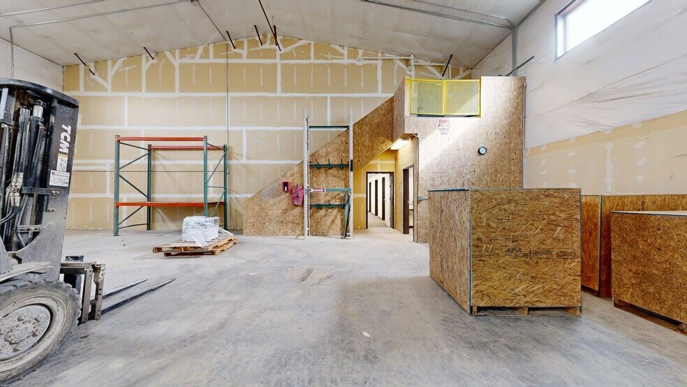 More Photos Of 1202 E Railroad St, Laurel Industrial For Sale