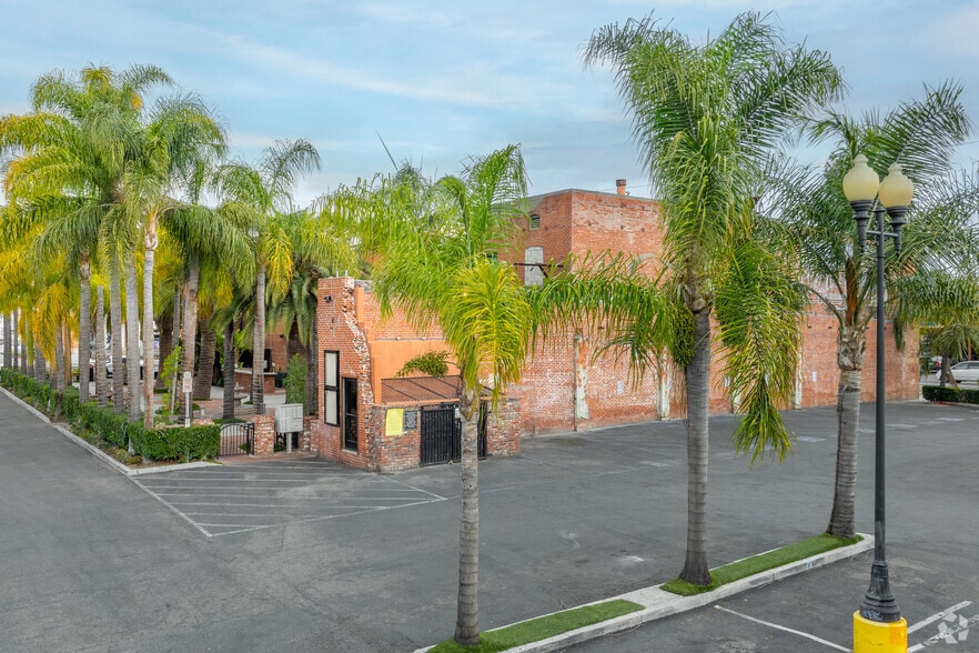 More Photos Of 100 S Main St, Santa Ana Restaurant For Sale