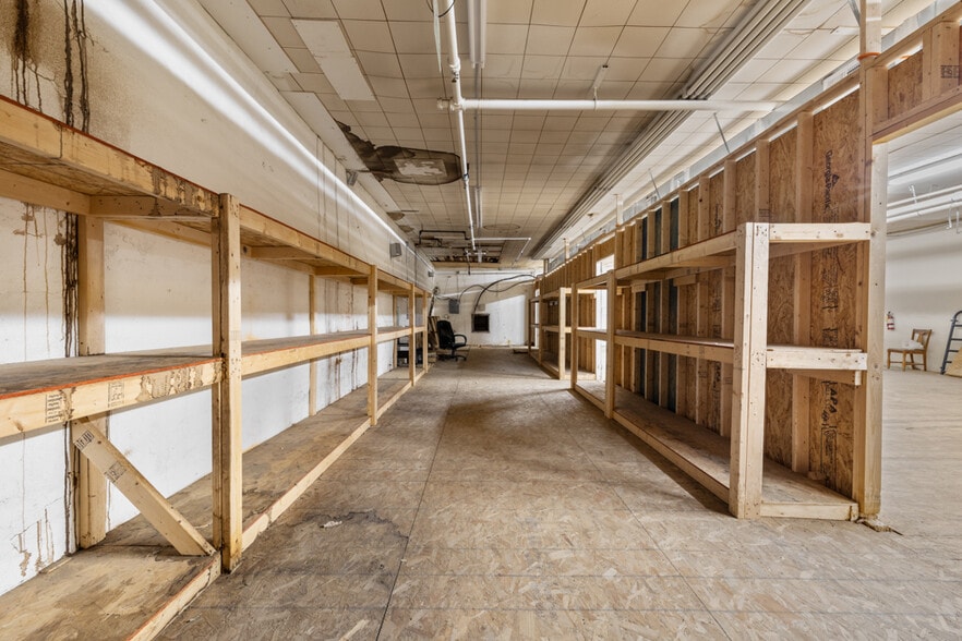 More Photos Of 120 S Main St, Lancaster Warehouse For Lease