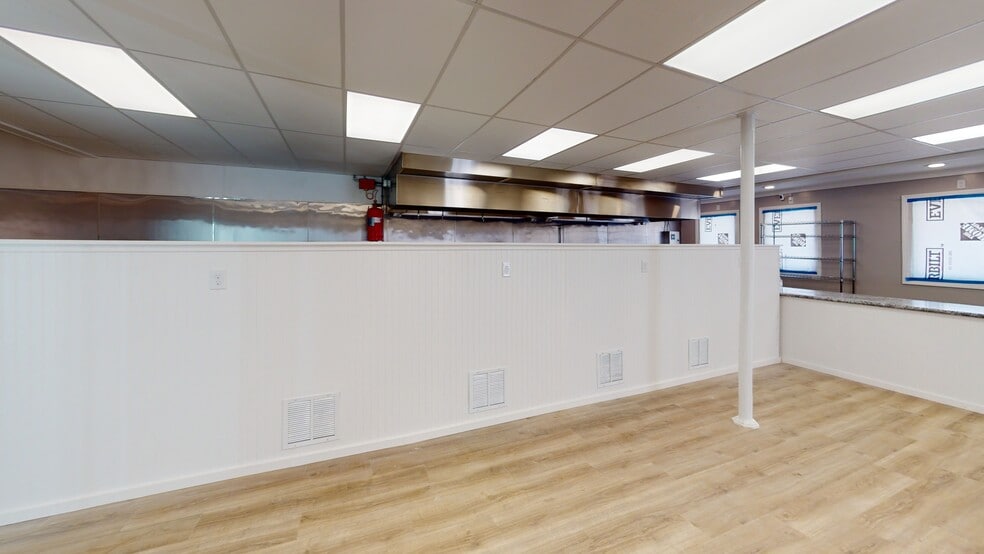 More Photos Of 912 Somerville St, Manchester Freestanding For Lease